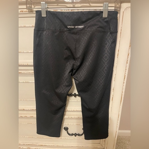 Under Armour Fitted Heat Gear Capri - Picture 3 of 4